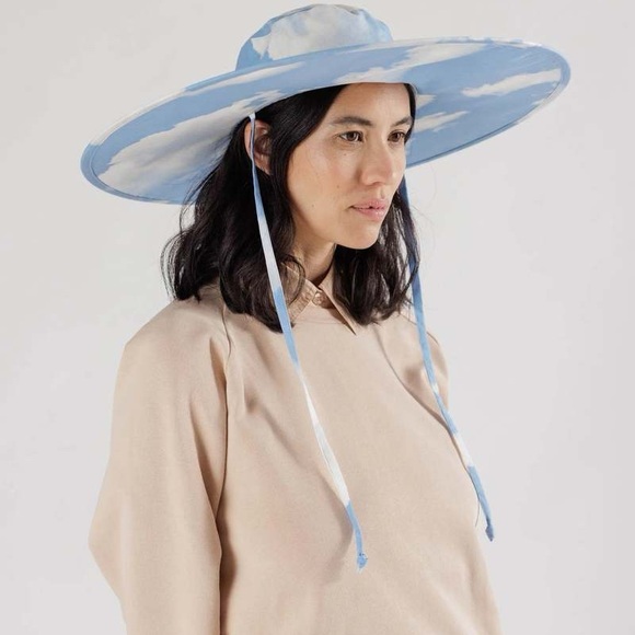 BAGGU Blue and White Packable Sun Hat - Picture 4 of 6